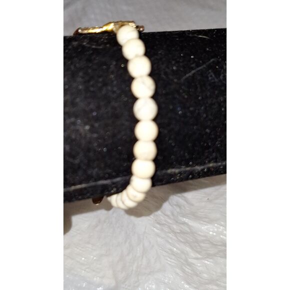 A Rhinestone Cross Beaded Stretchy Bracelet Howlite Gemstone Religious Jewelry - Picture 3 of 6